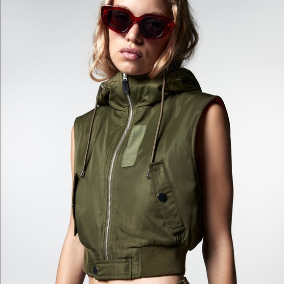 Zara CROPPED NYLON VEST - Picture 4 of 9